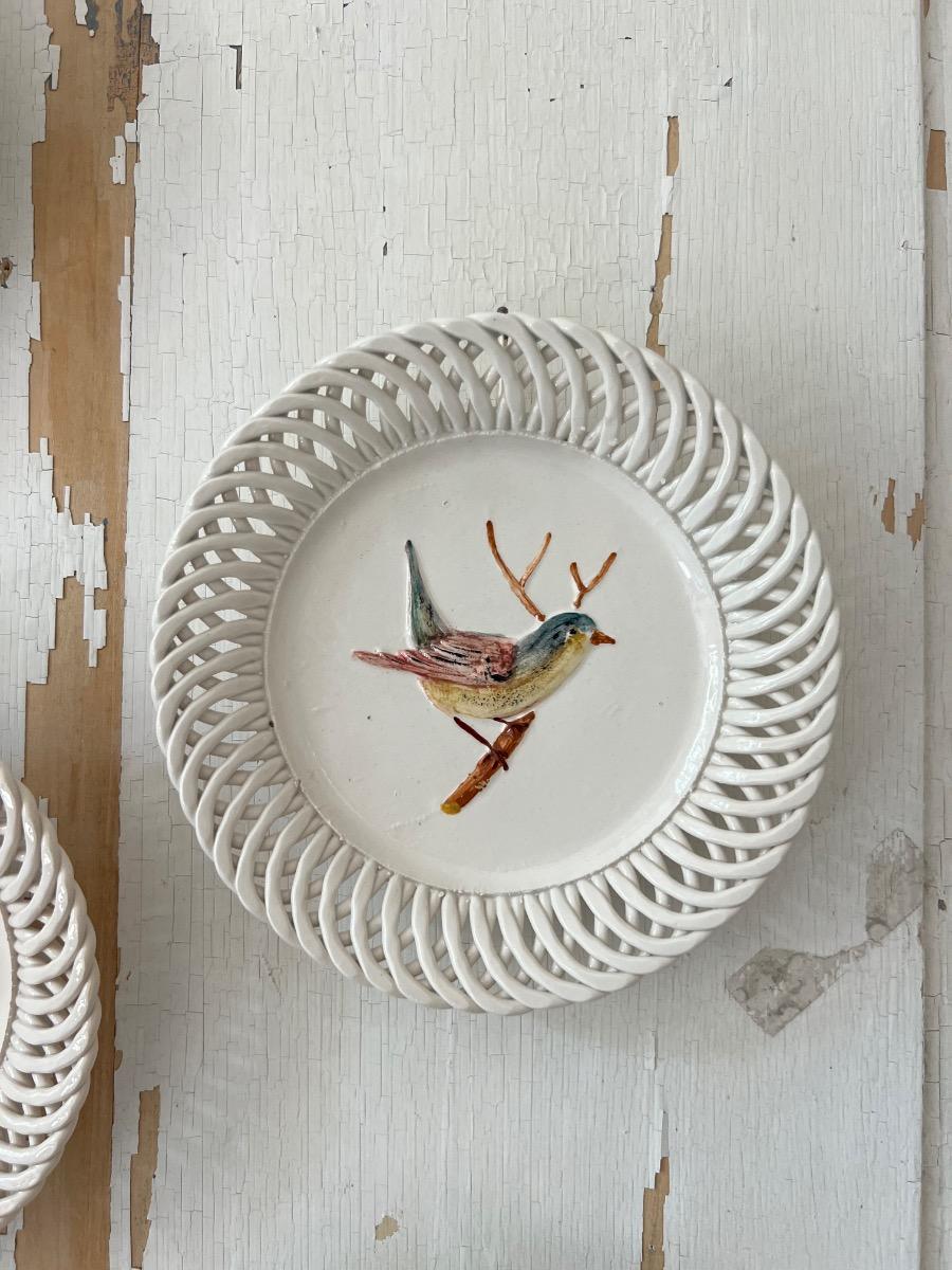 Suite de 4 assiettes faïence oiseaux 1900