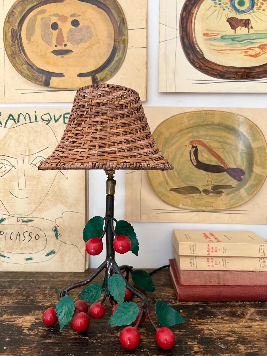 Lampe aux cerises, métal laqué 1960