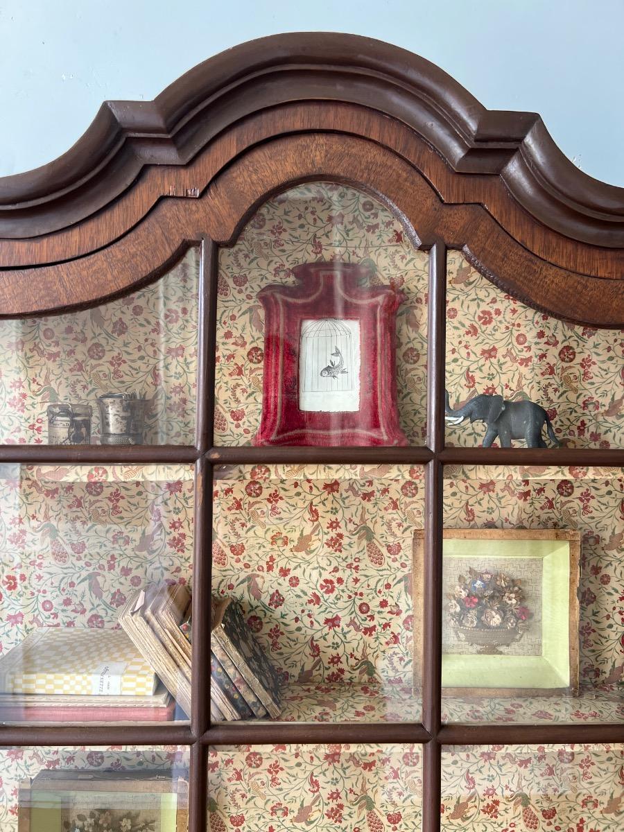 Vitrine à pans coupés XIXème noyer 