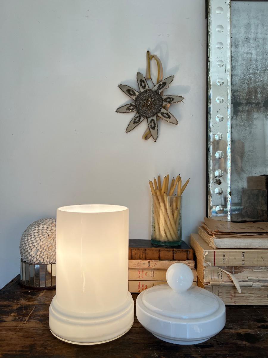 Lampe verre opalin 1950