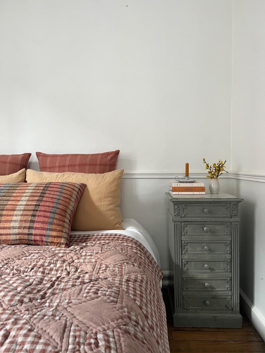 Louis XVI style bedside table Louis XVI style bedside table