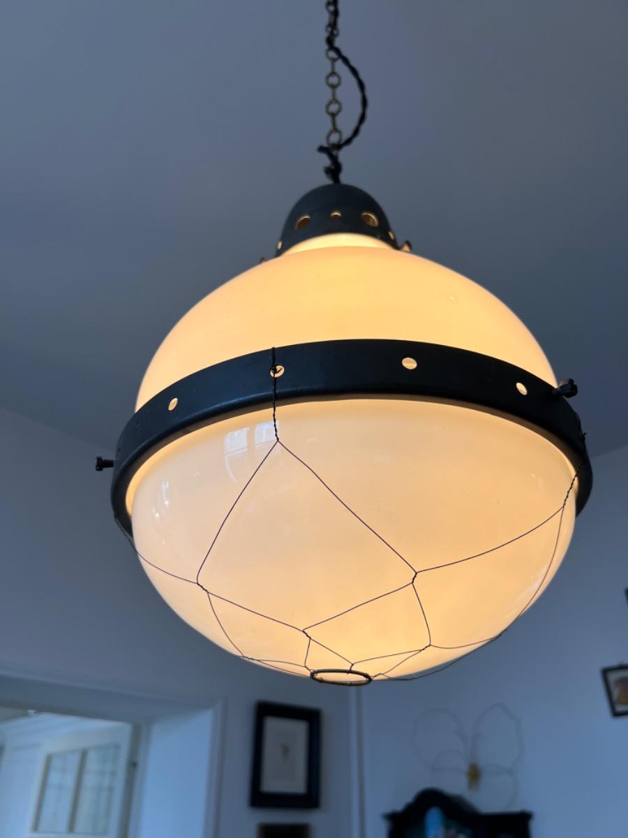 Opaline and bronze pendant light 