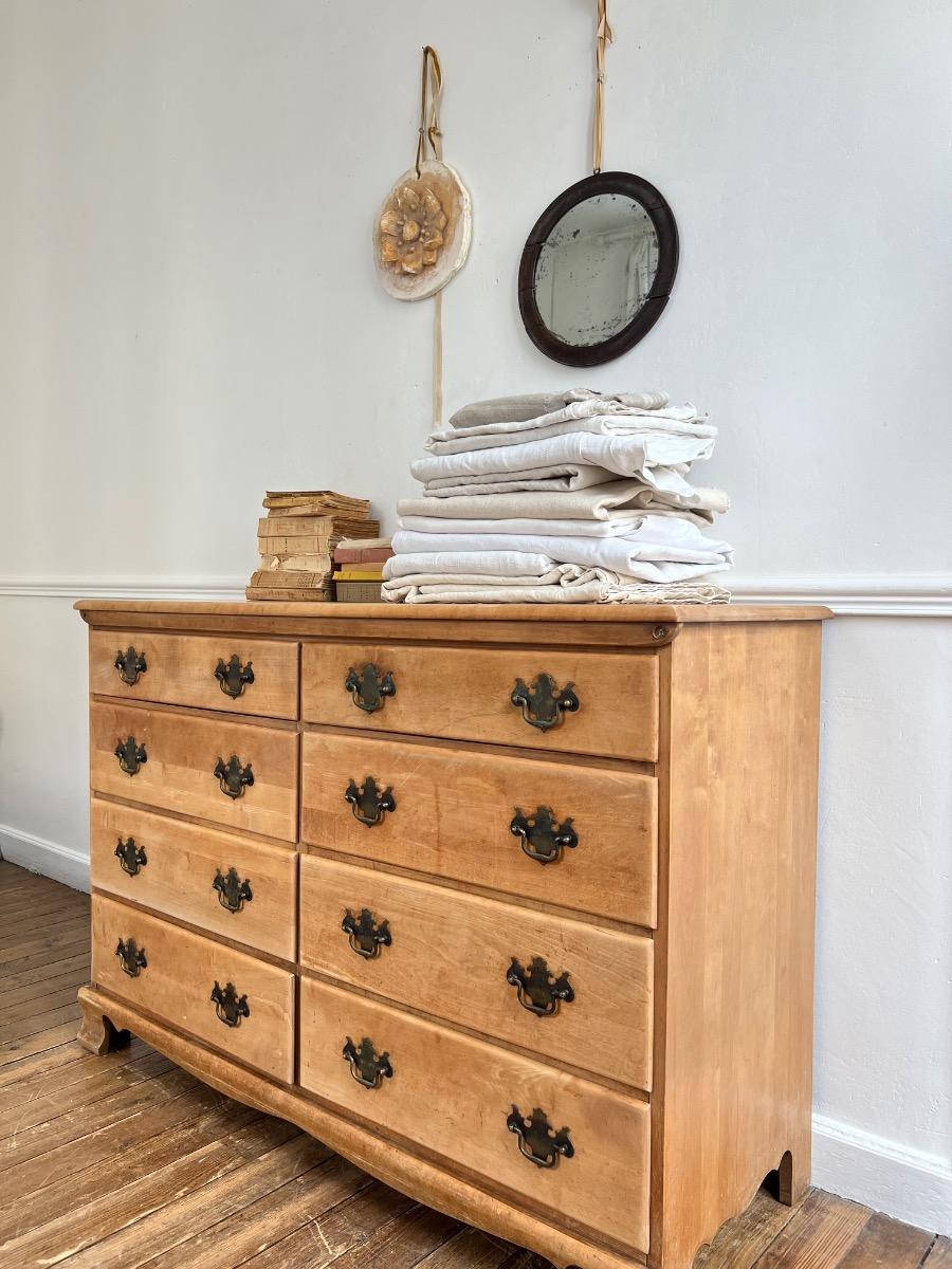 Commode double attributs laiton