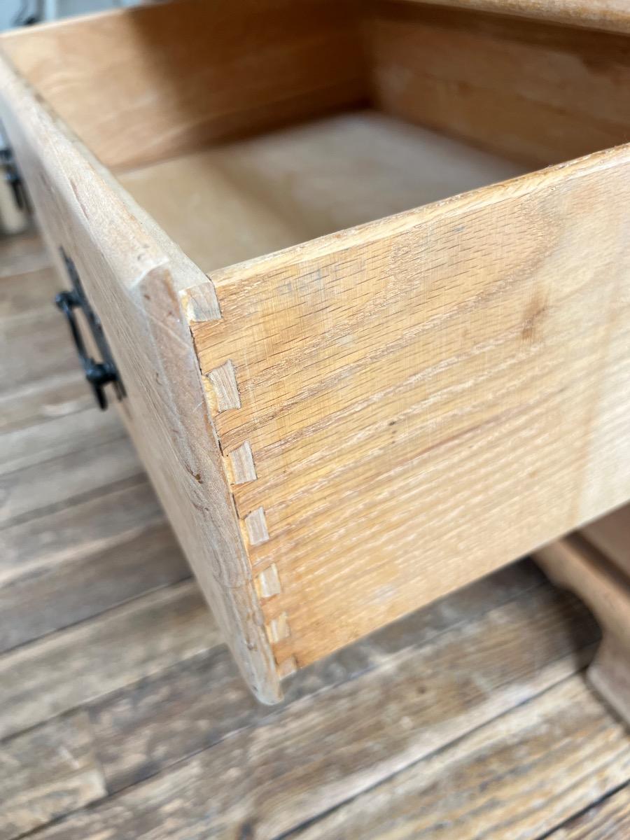 Commode double attributs laiton