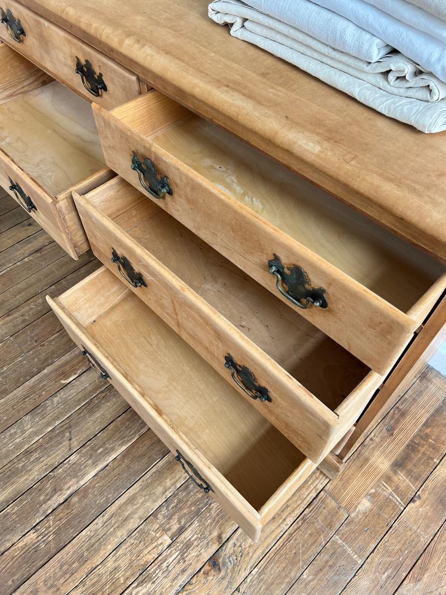 Commode double attributs laiton