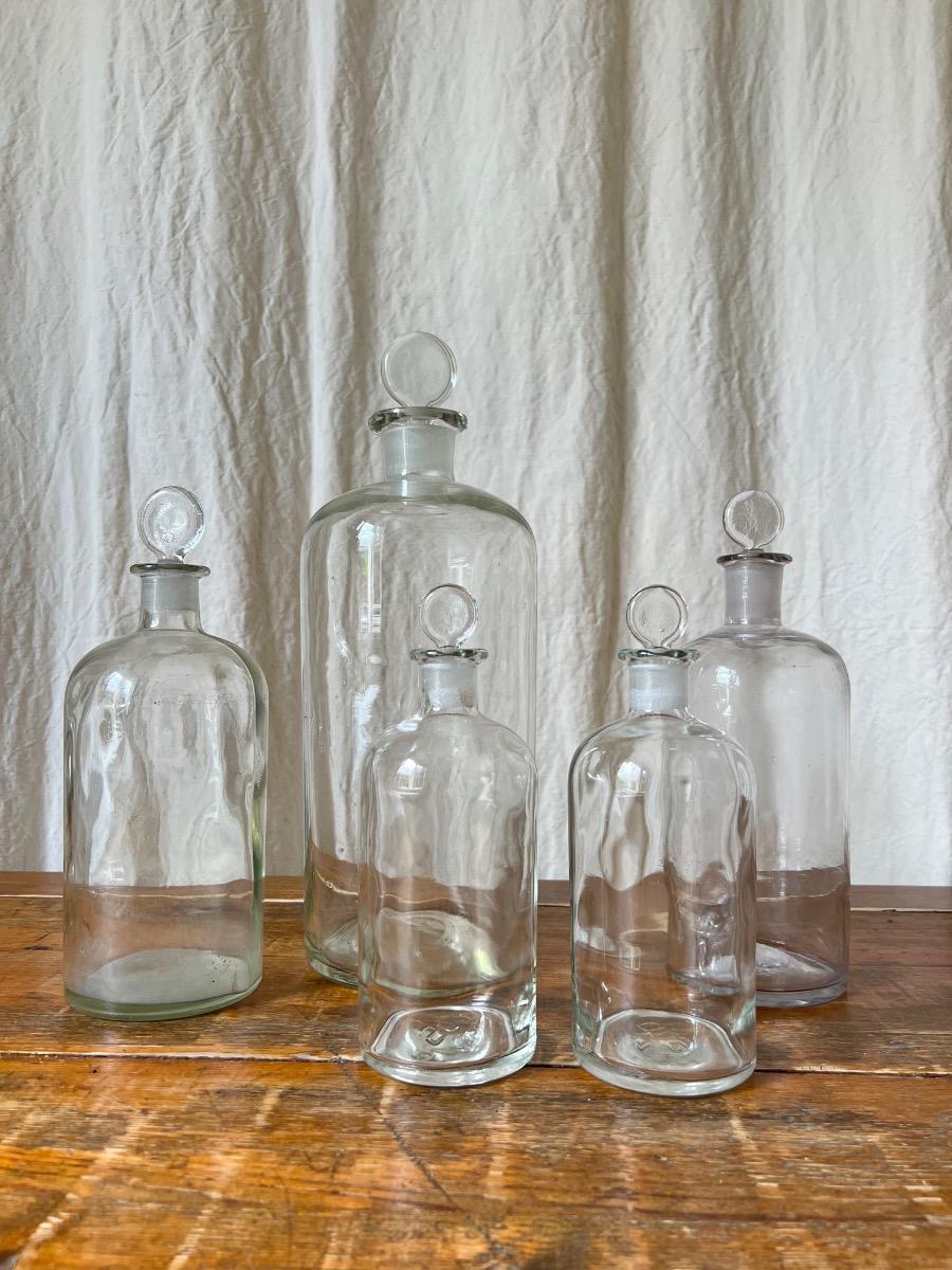 Suite de 5 flacons verre, 1920