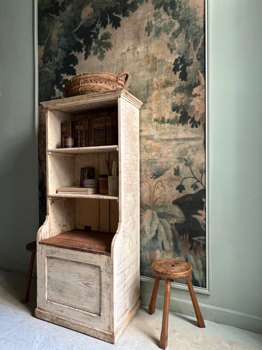 Cabinet de rangement ouvrant 1880