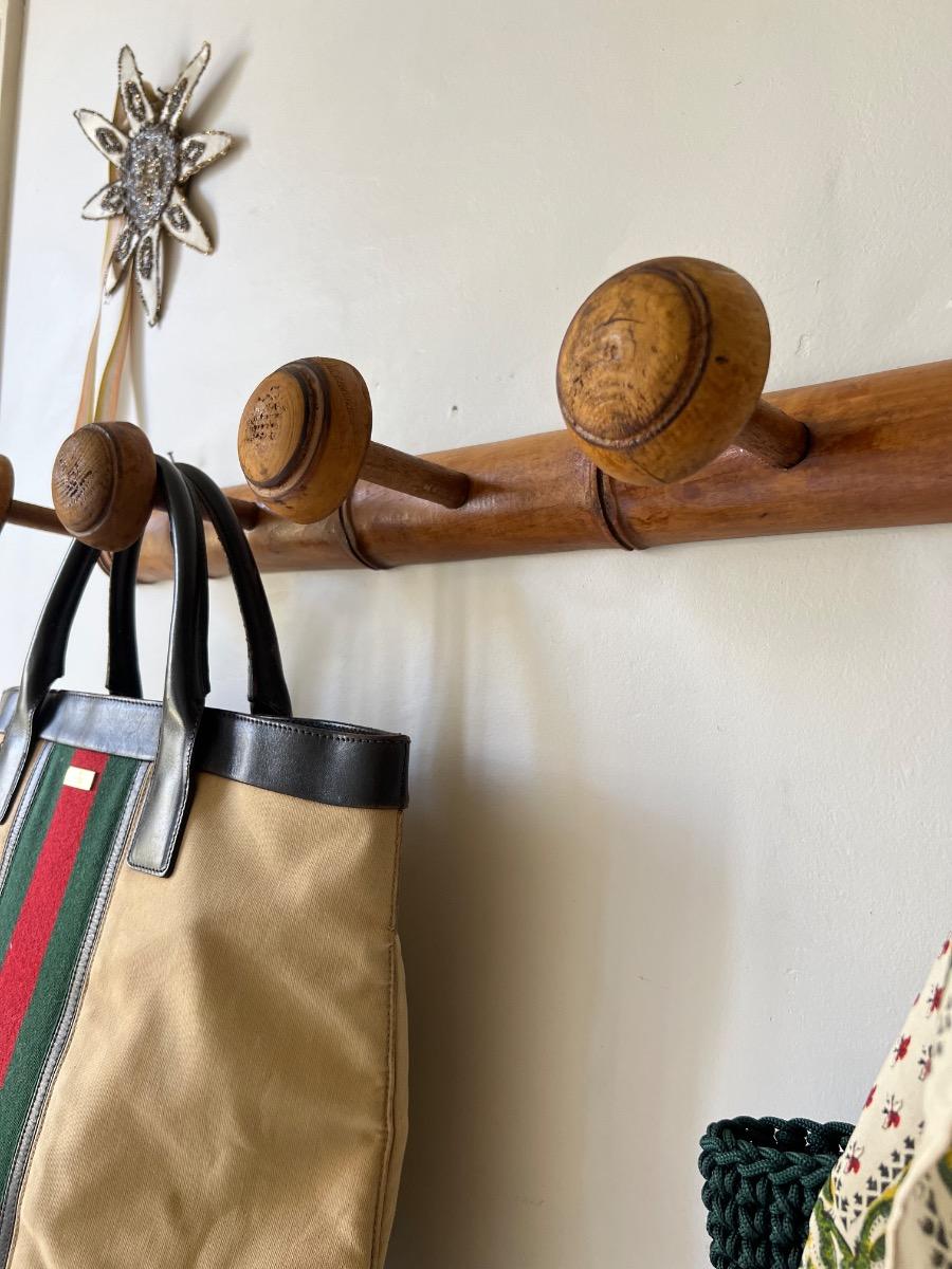 Long porte-manteau bois façon bambou 1920