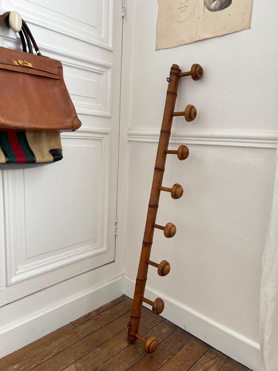 Long porte-manteau bois façon bambou 1920