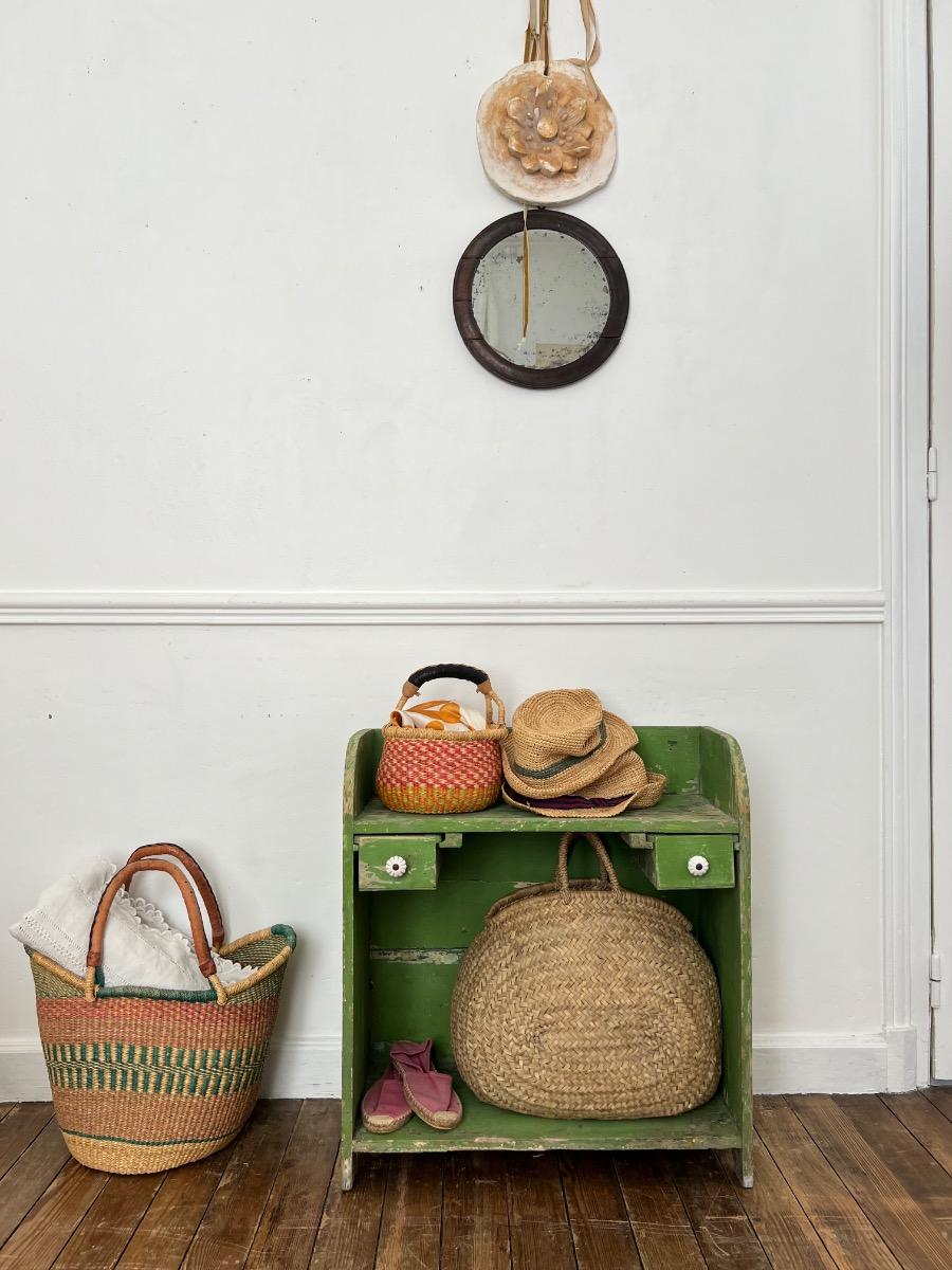 Meuble d’appoint patine d’origine 