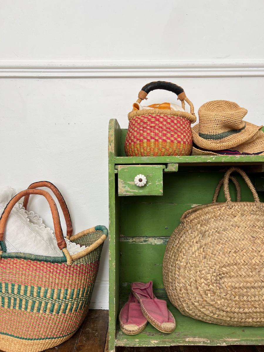 Meuble d’appoint patine d’origine 