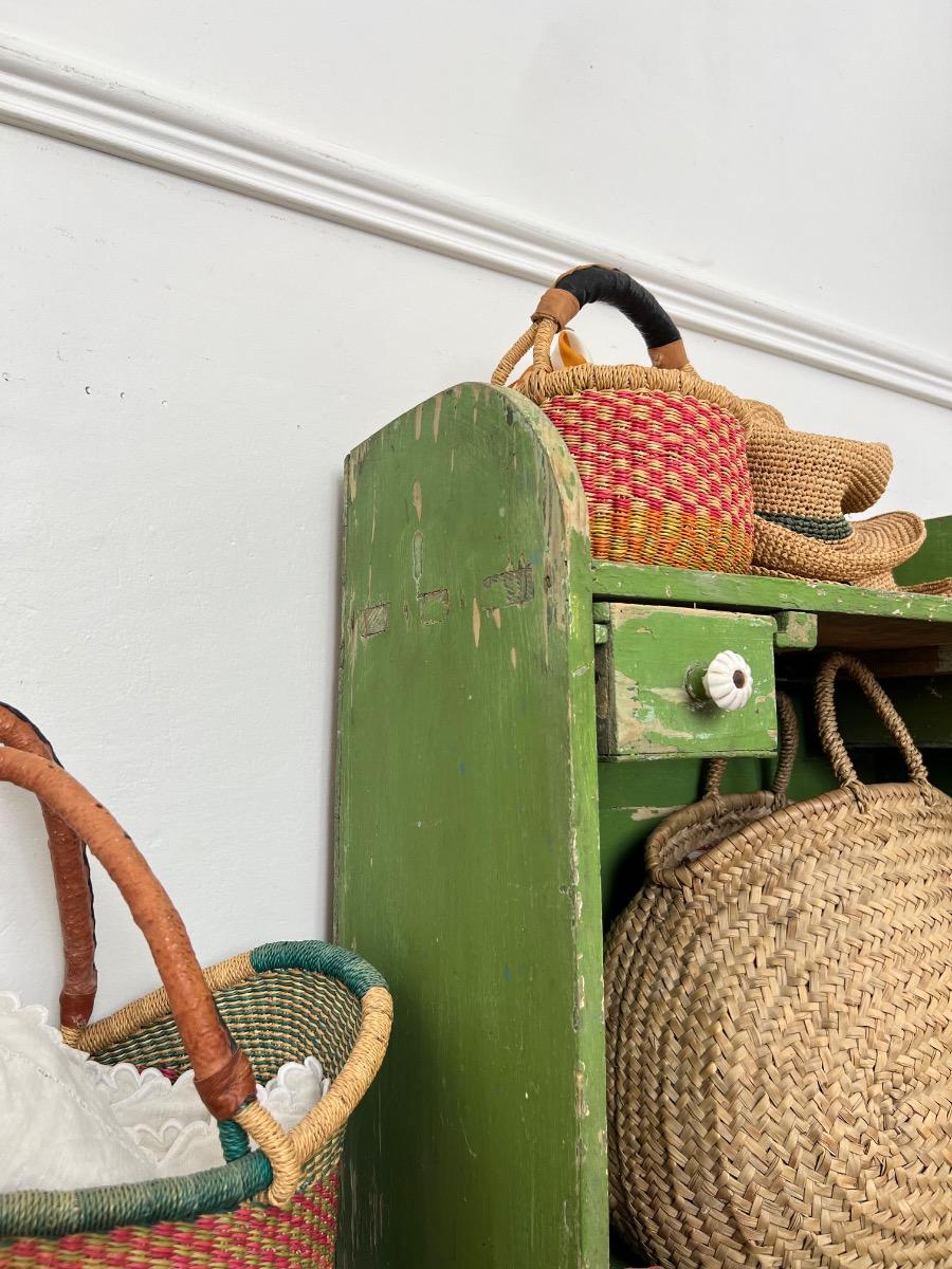 Meuble d’appoint patine d’origine 