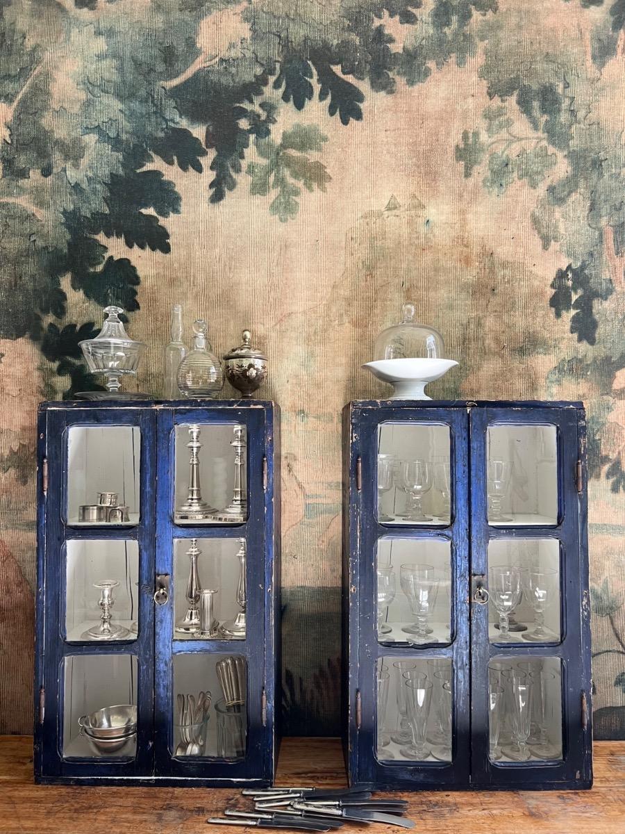 Paire de vitrines bleues 1940