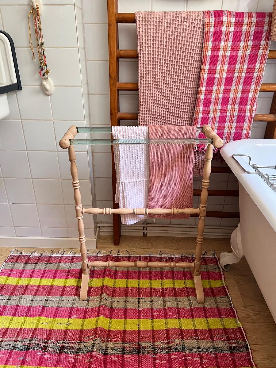 Porte-serviettes bois tourné et verre 1930