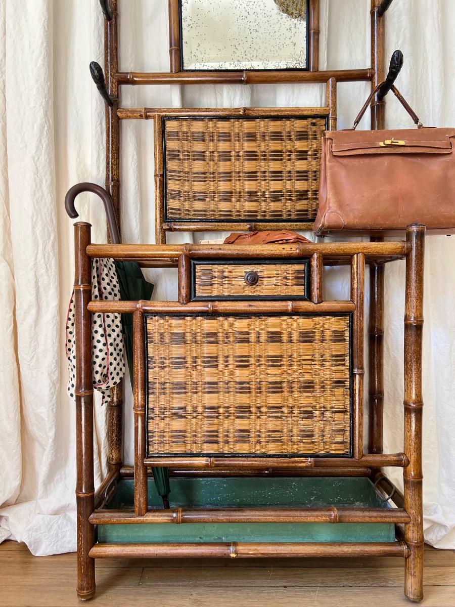 Vestiaire bambou rotin 1880