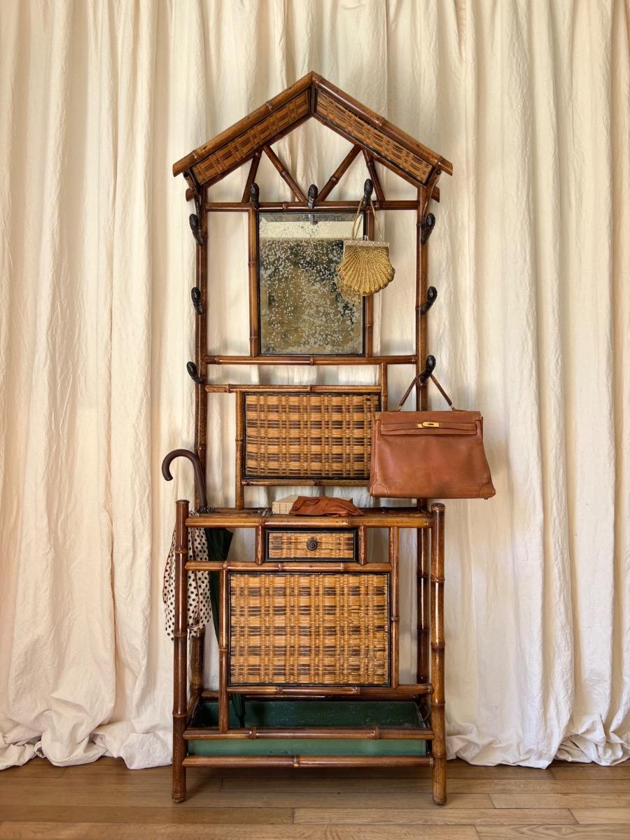Vestiaire bambou rotin 1880