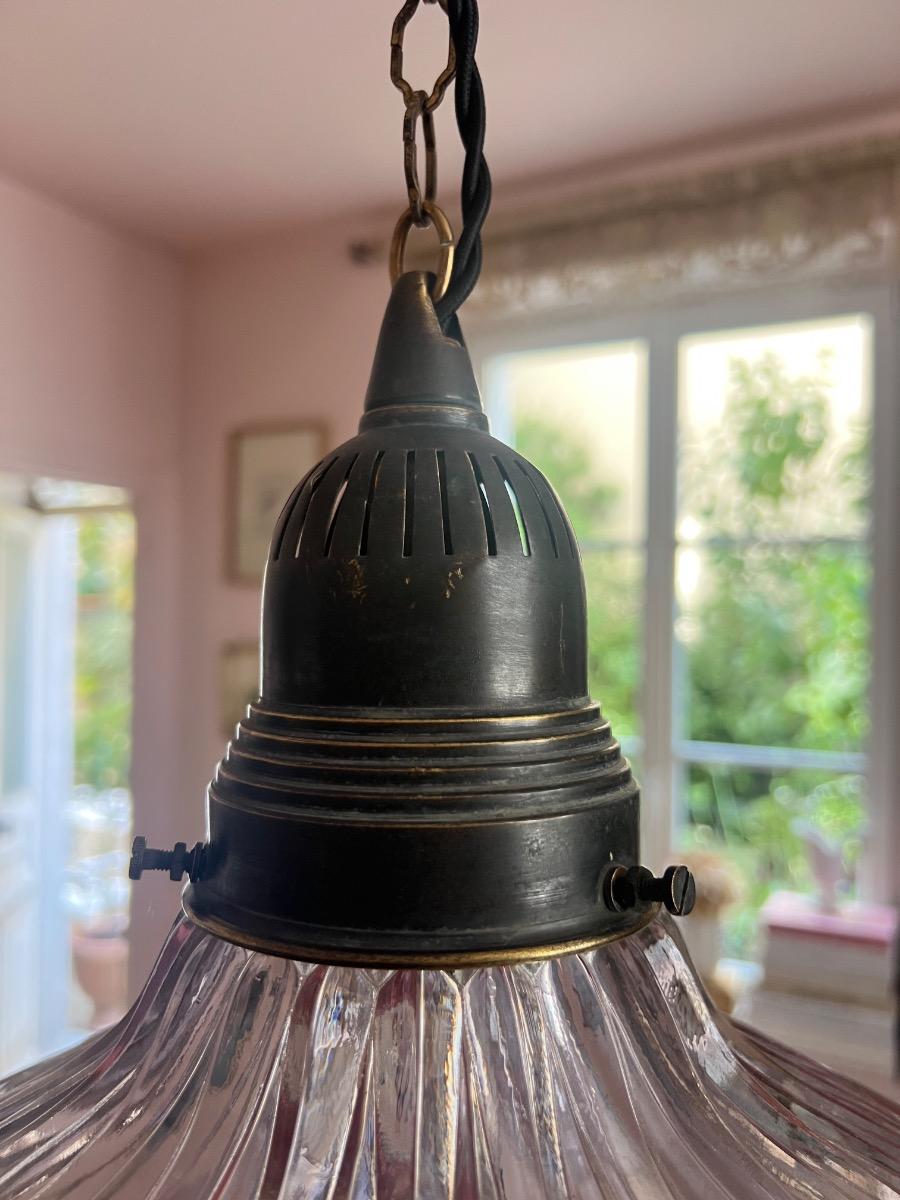 Suspension Holophane monture laiton 1930