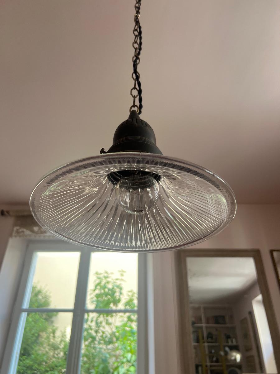 Suspension Holophane monture laiton 1930