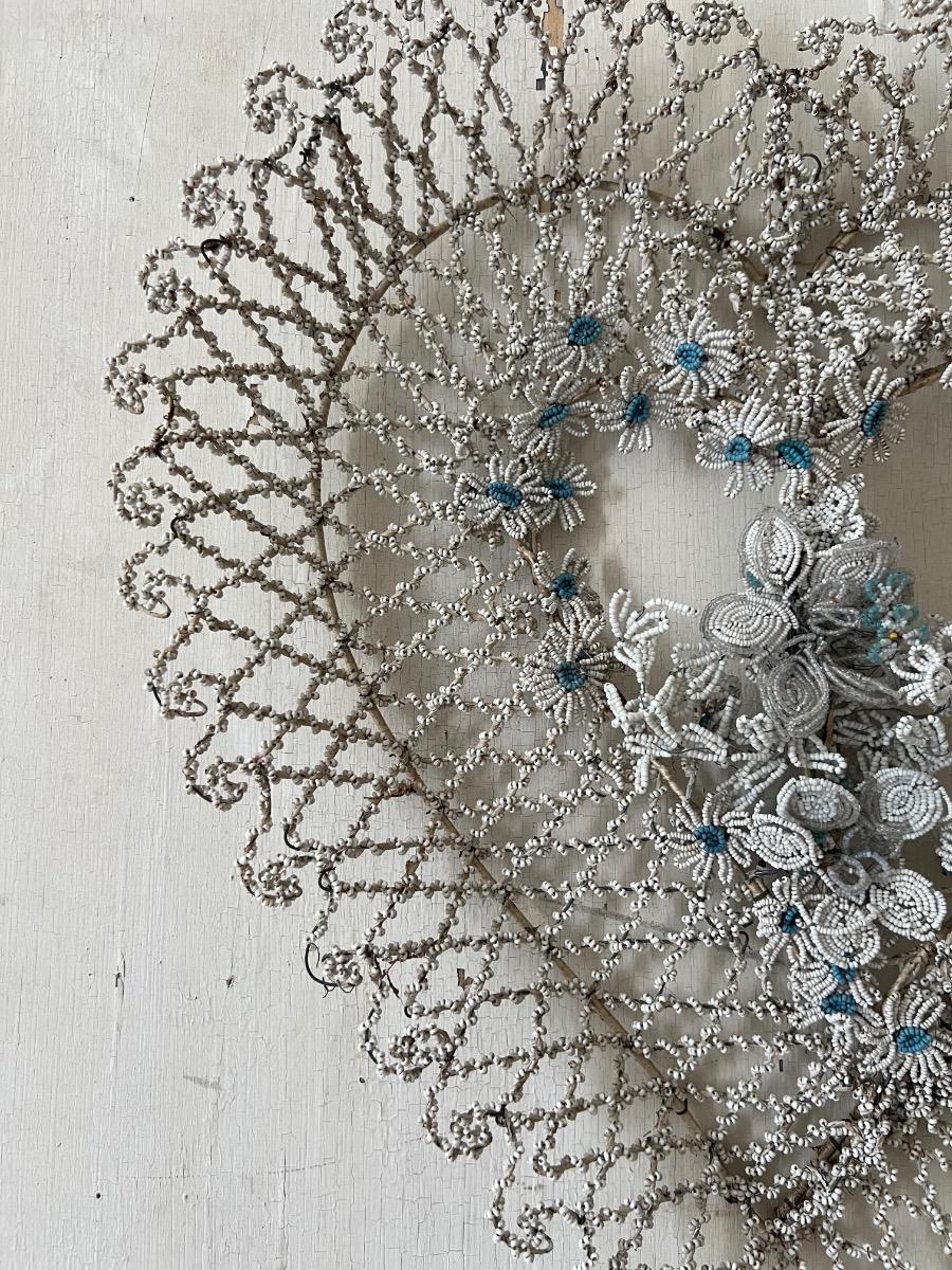 Ouvrage religieux du souvenir, perles, 1880
