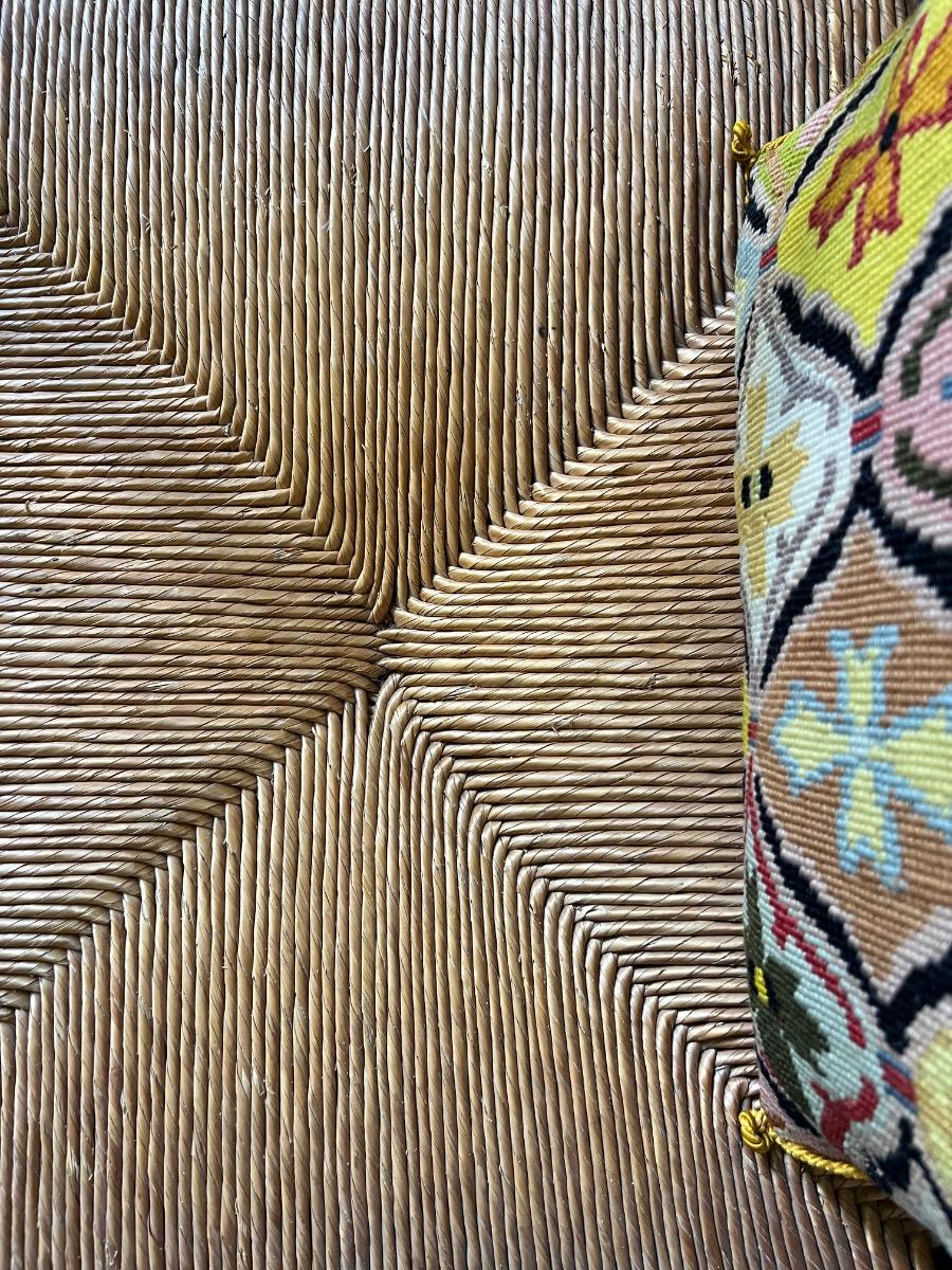 Paire de larges fauteuils de style provençal 