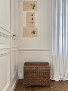 Coffre bois peint décor mauresque 1930