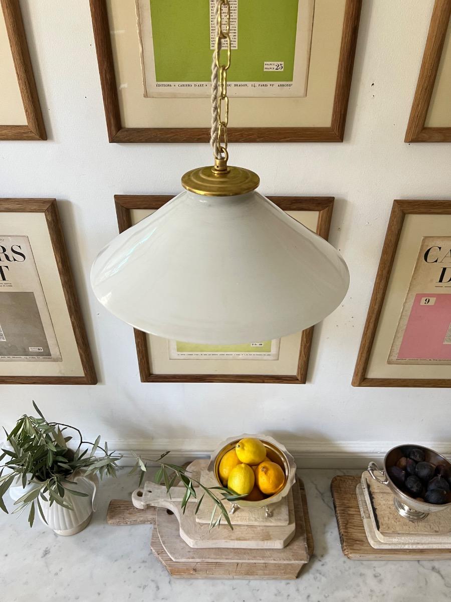 Suite de 4 suspensions opaline laiton 1930