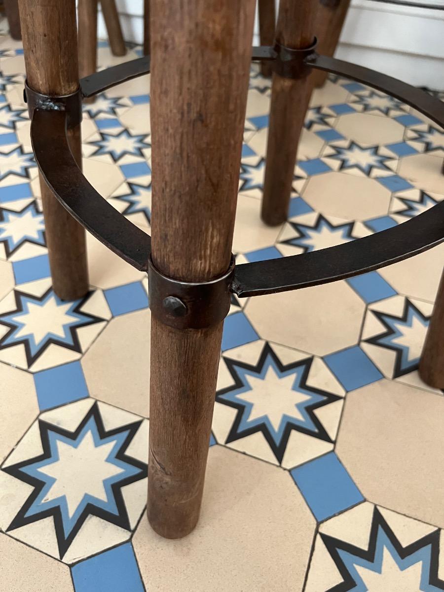 Suite de 4 tabourets de bar chêne cuir 1960