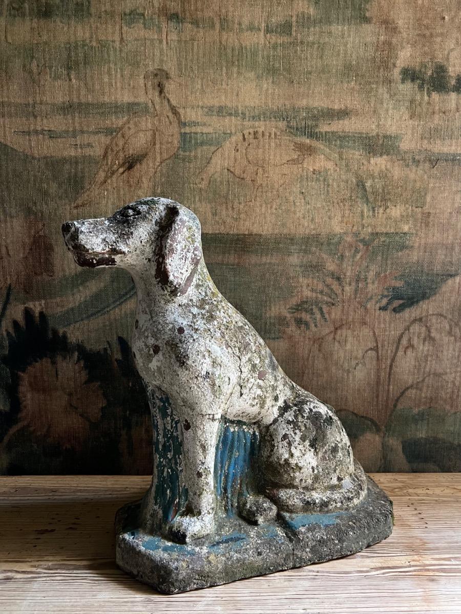 Chien en ciment, patine d’origine, 1950