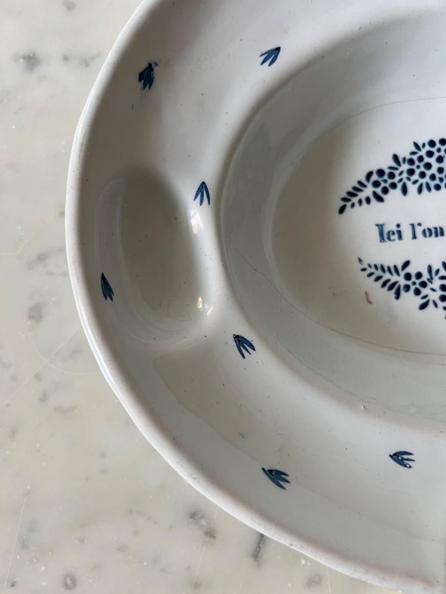 Plat à barbe faïence XIXème