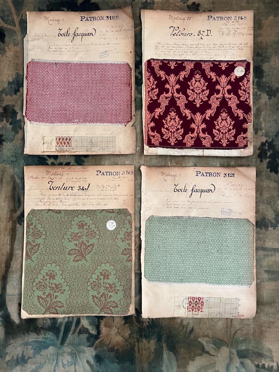 Suite de 4 planches échantillons tissus 1900