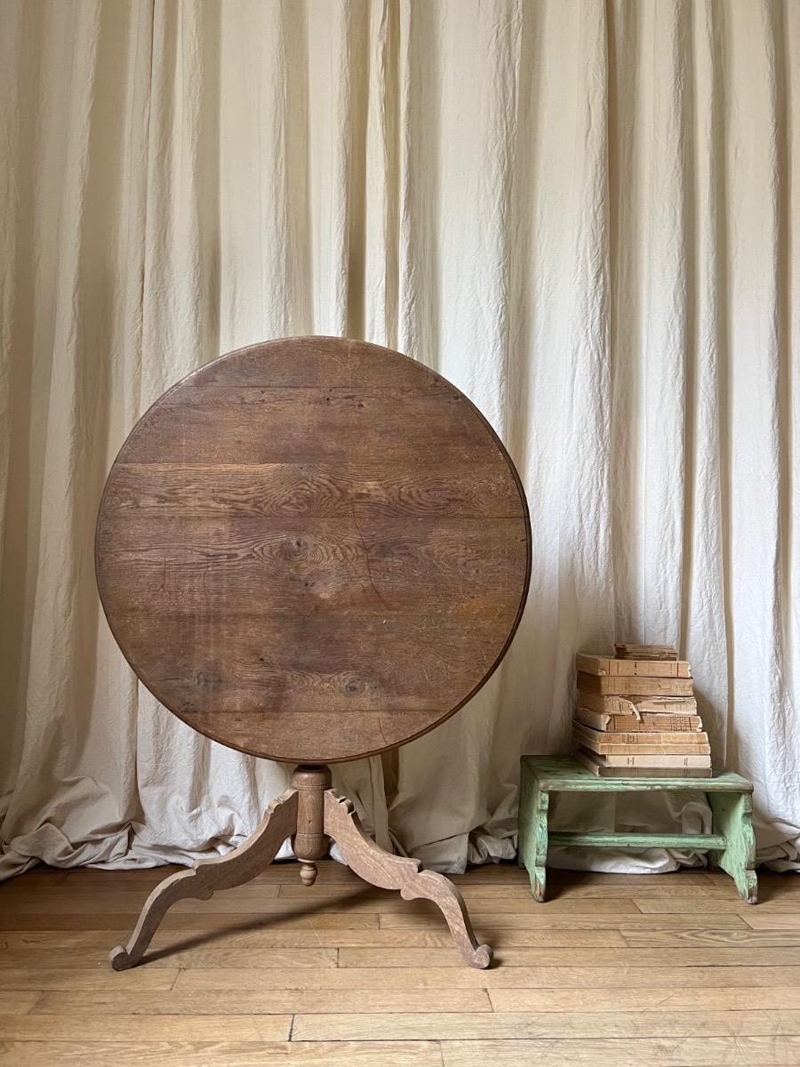 Table basculante chêne clair 1900