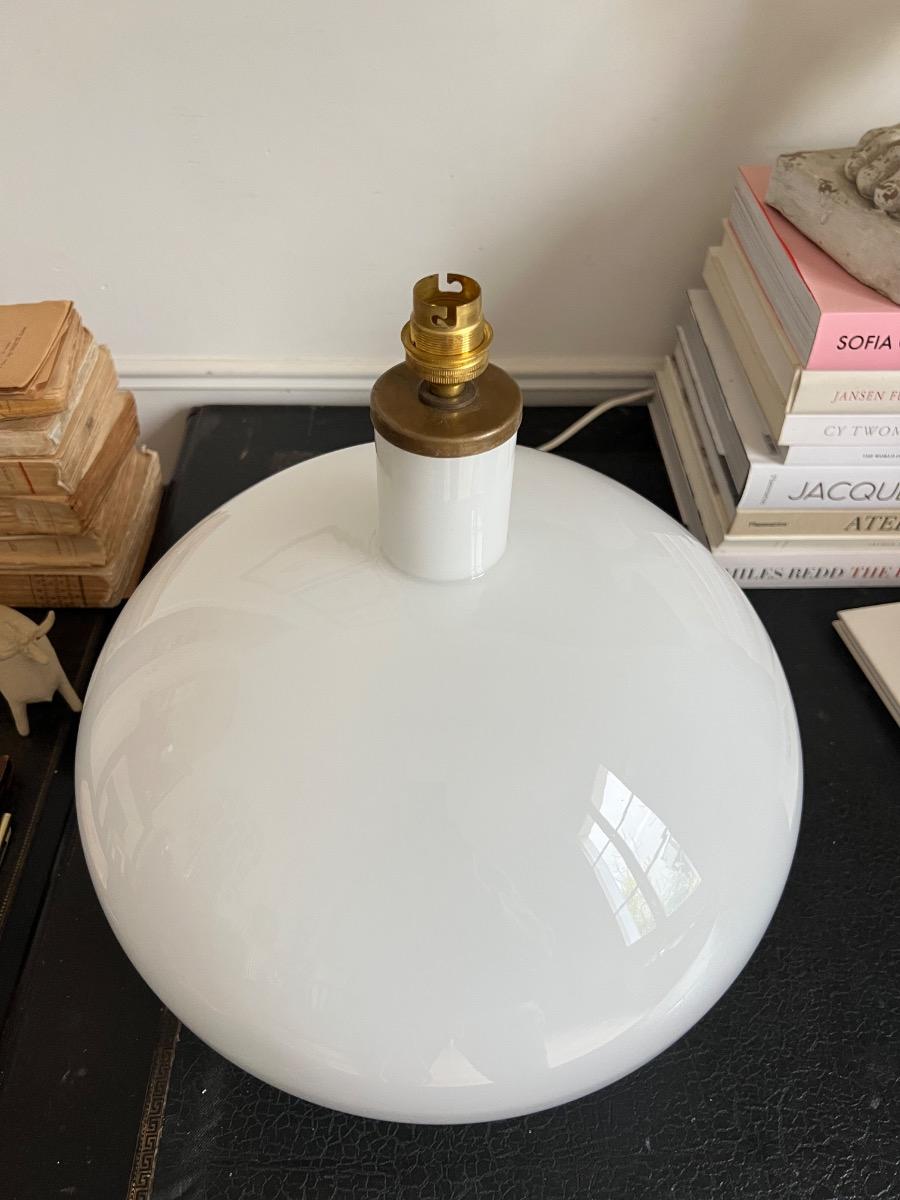 Lampe à poser opaline double-éclairage 1960