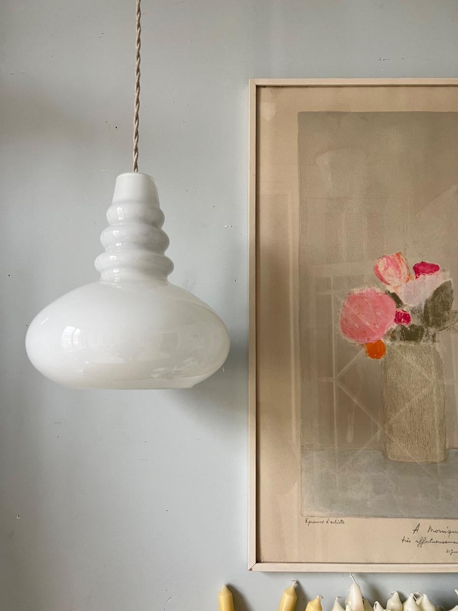 Paire de suspensions opaline 1960