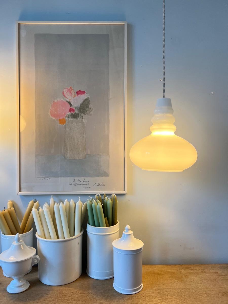 Paire de suspensions opaline 1960