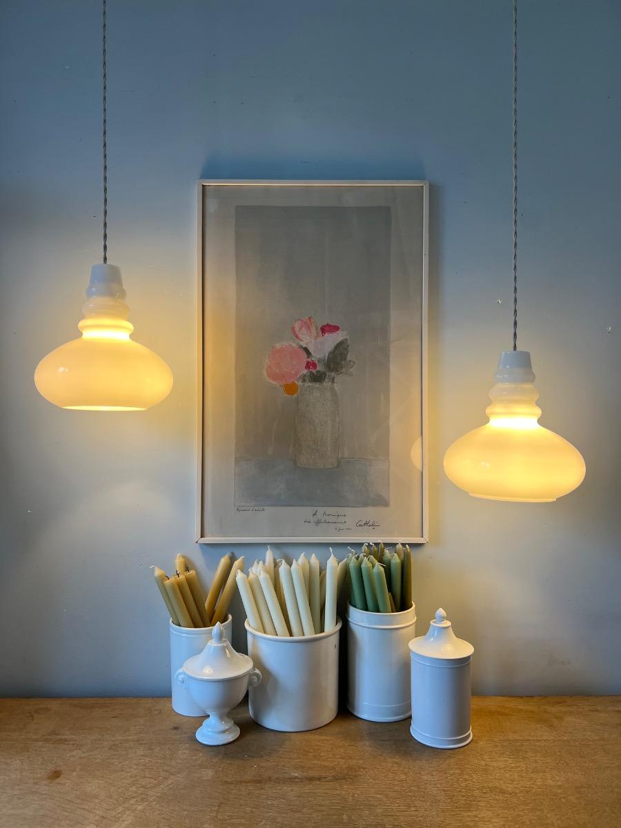 Paire de suspensions opaline 1960