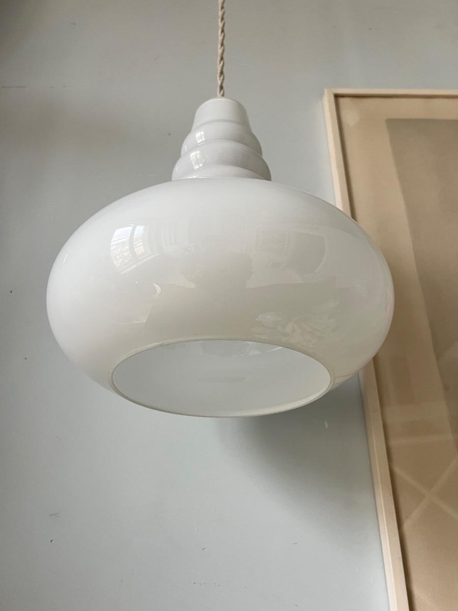 Paire de suspensions opaline 1960