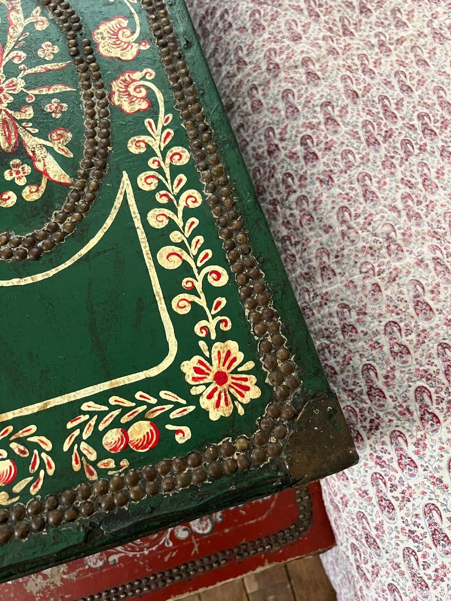 Malle de voyage XIXème cuir et carton peints