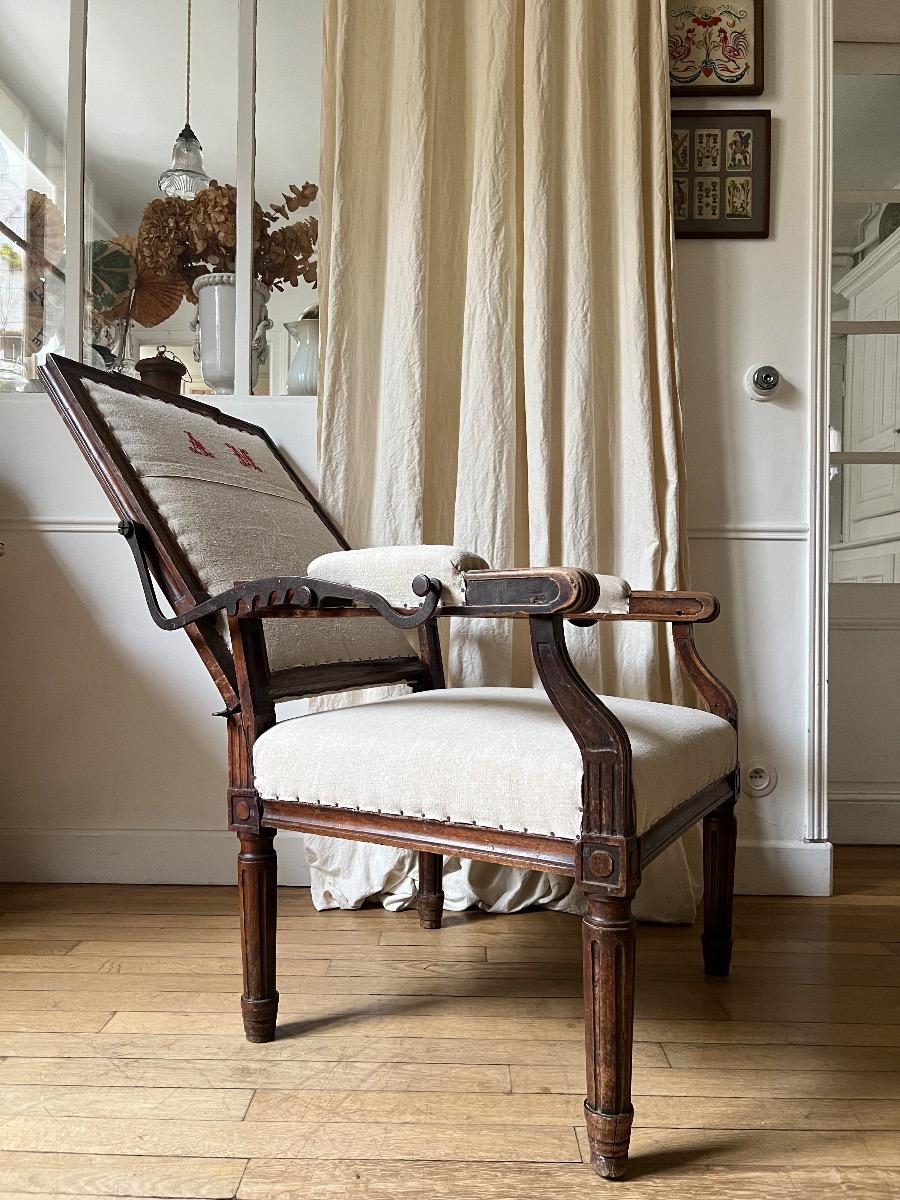 Fauteuil à crémaillère XVIIIème noyer