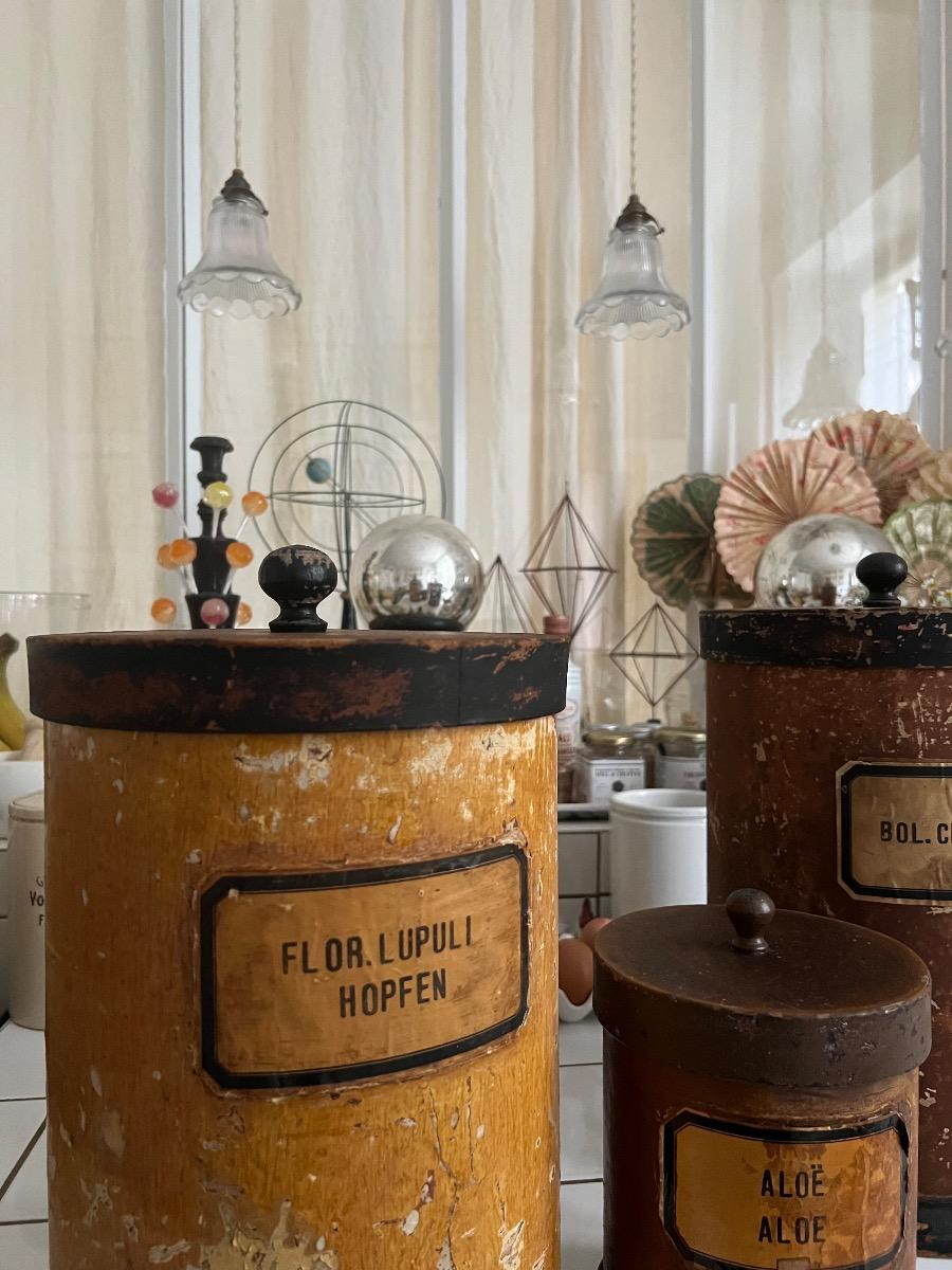 Set de 3 pots d’apothicaire 1880