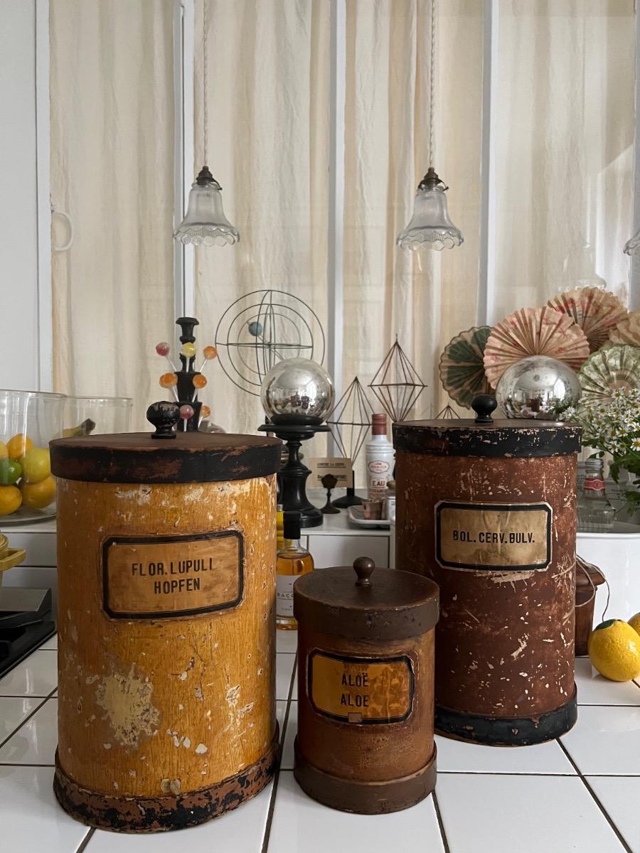 Set de 3 pots d’apothicaire 1880