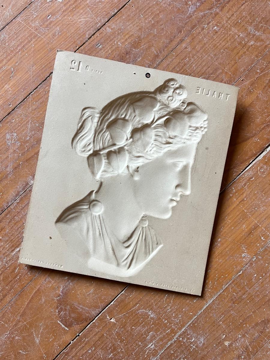 Suite de 12 profils à l’Antique XIXème