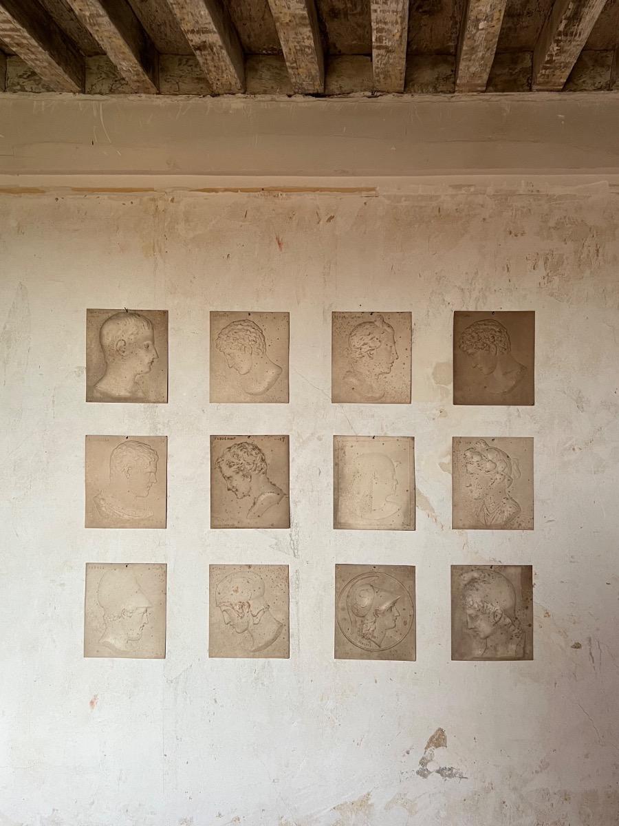 Suite de 12 profils à l’Antique XIXème