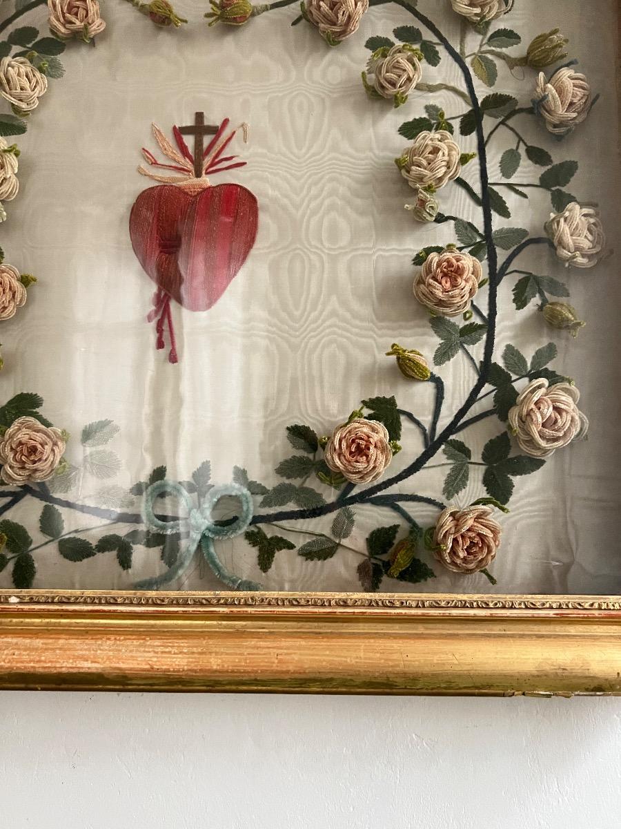 Cœur sacré sous verre, ouvrage broderie 1880