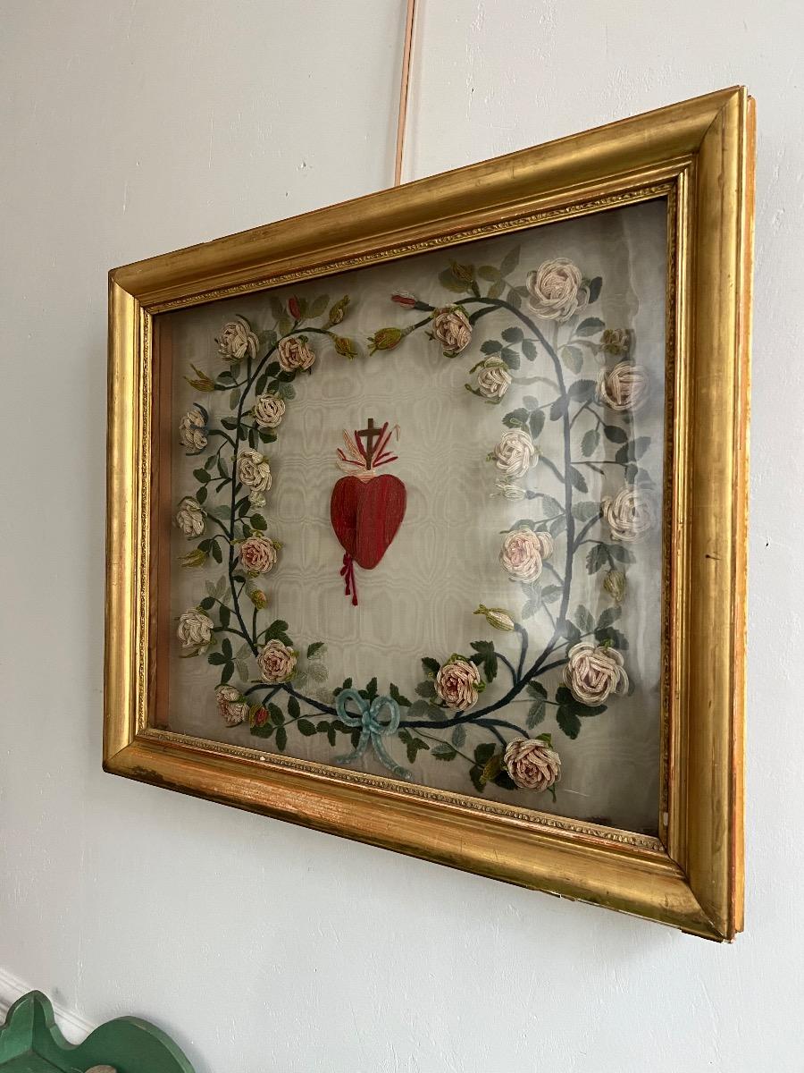 Cœur sacré sous verre, ouvrage broderie 1880