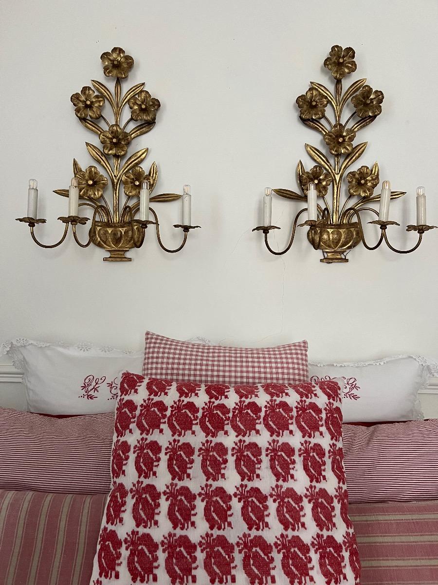 Paire de grandes appliques métal doré 1970