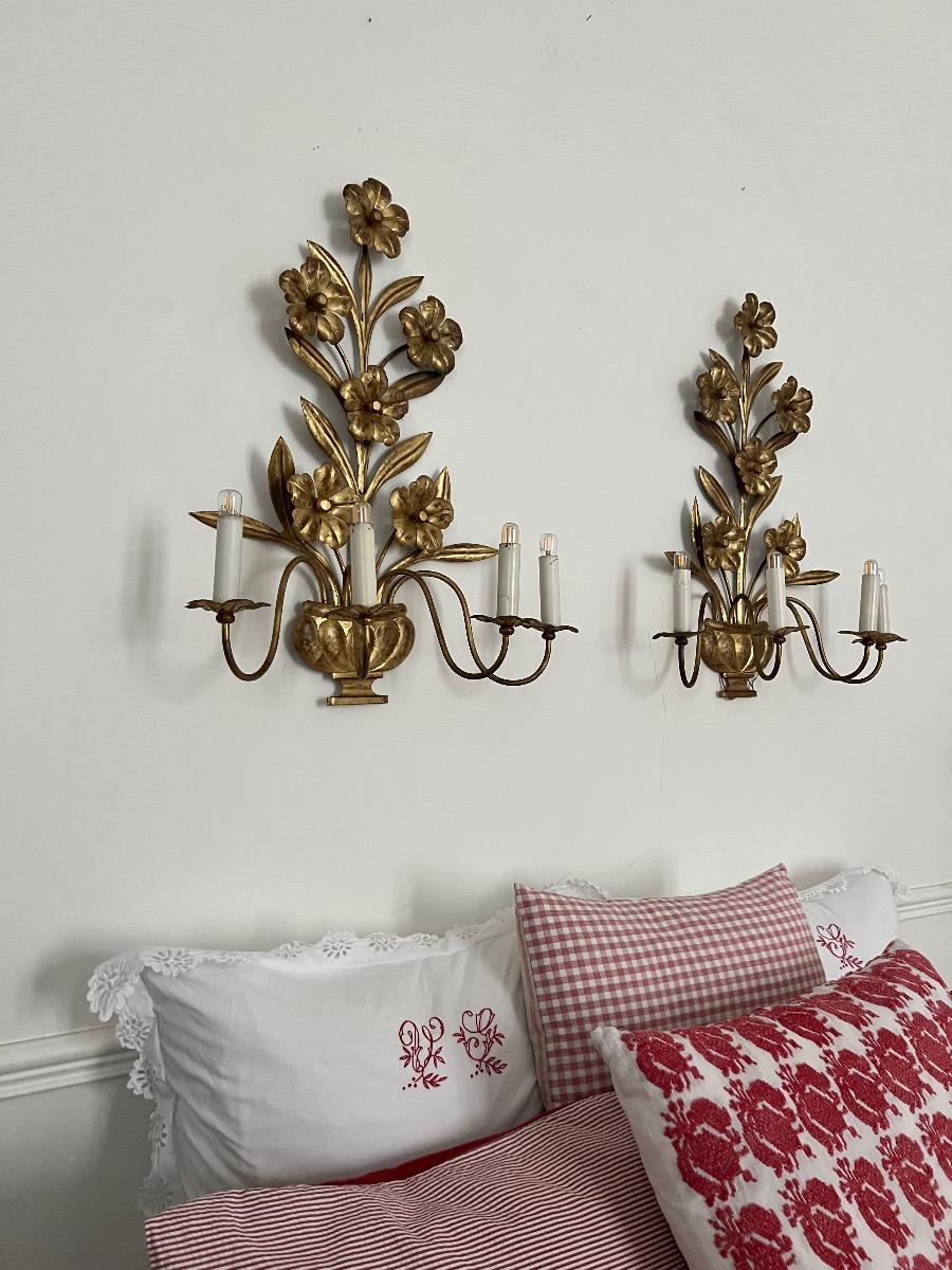 Paire de grandes appliques métal doré 1970