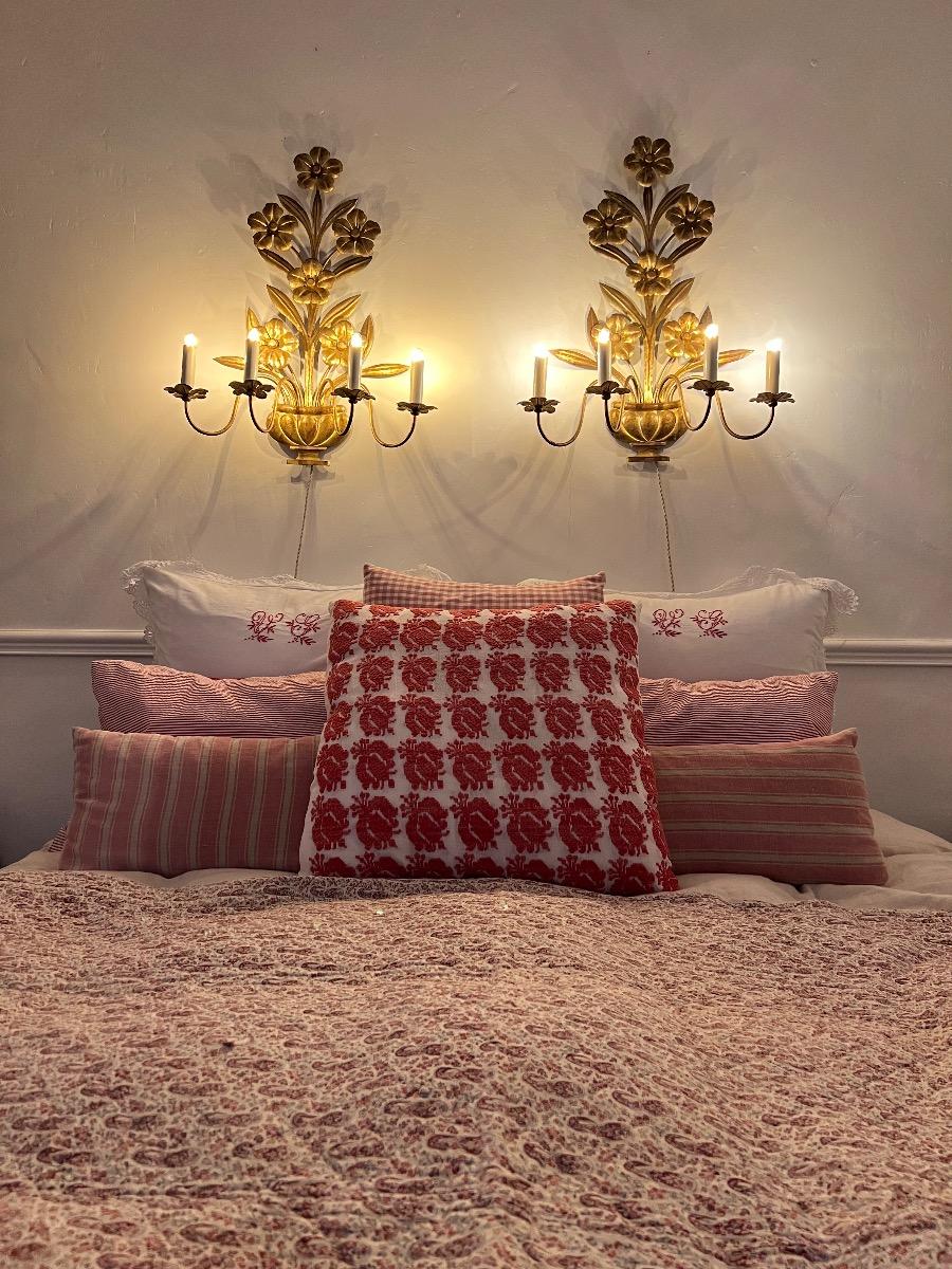 Paire de grandes appliques métal doré 1970