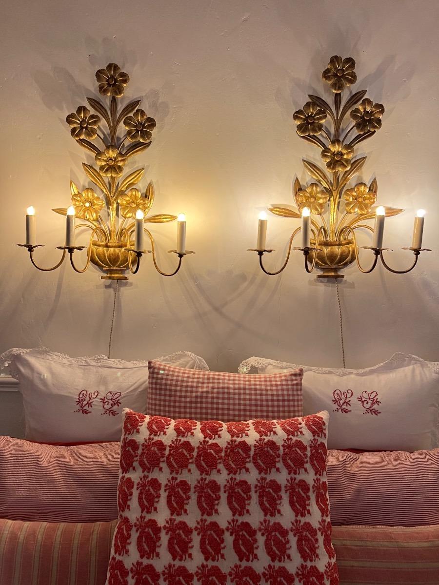 Paire de grandes appliques métal doré 1970