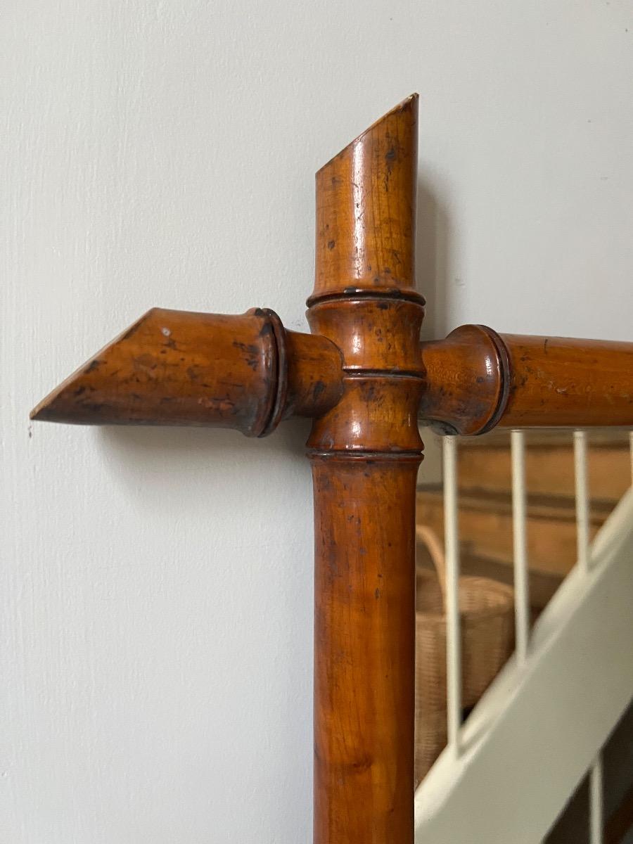 Grand miroir bois façon bambou 1920