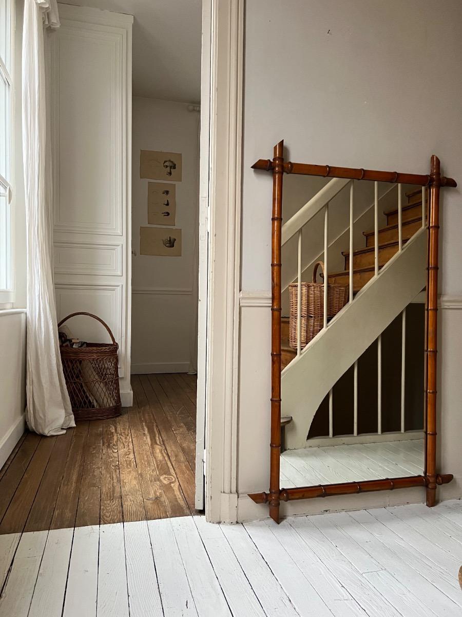 Grand miroir bois façon bambou 1920